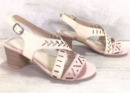 Дамски сандали на нисък ток от естествена кожа в бежово - модел Елба