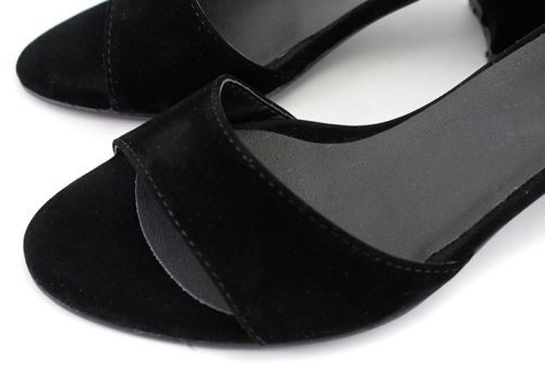 Дамски сандали от изкуствен набук в черно- Модел Вега.