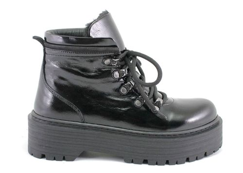 Дамски боти със връзки в черно  -  Модел Росарио.