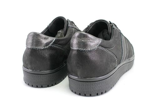 Дамски спортни обувки в черно -  Модел Селина.