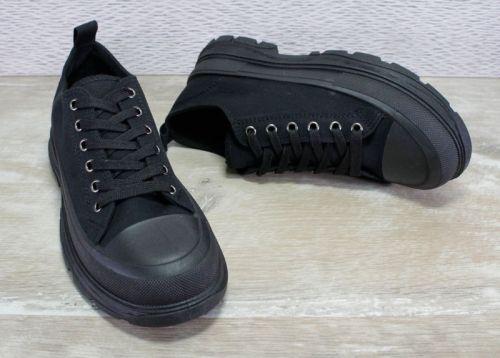 Дамски,ниски кецове в черно, модел Дина.