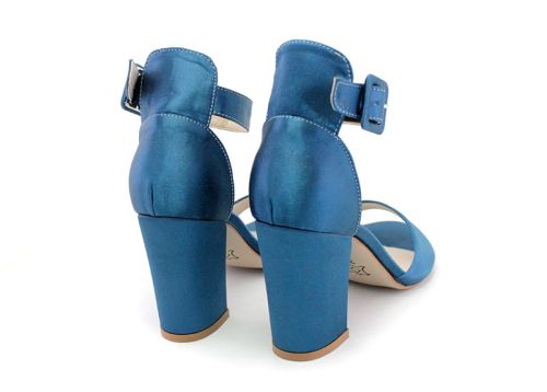 Дамски изкрящи сандали в тюркоаз - Модел Веда