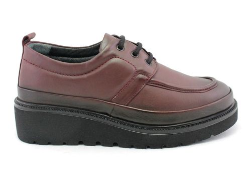 Дамски ежедневни обувки в бордо - Модел Йоана