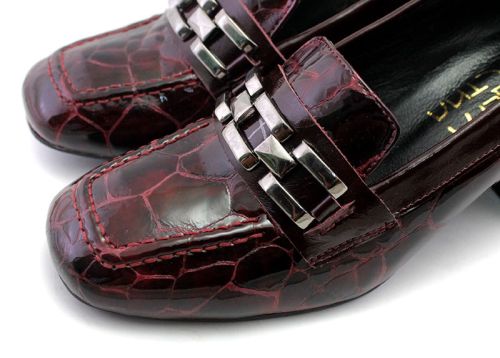 Дамски официални обувки в бордо лак, модел Алта