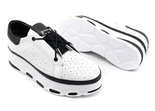 Дамски, ежедневни обувки в бяло и черно - Модел Каролайн.