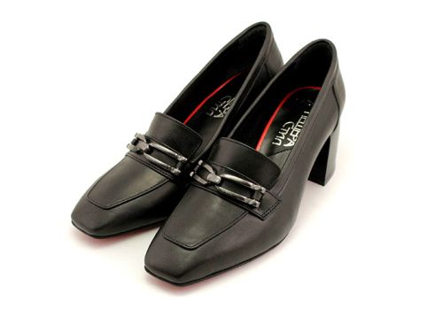 Дамски официални обувки в черно, модел Мерилин.
