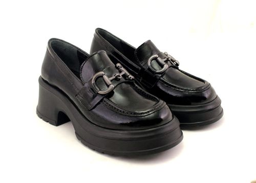 Pantofi casual de dama din piele naturala lacuita cu model "croco" in negru - Model Sabrina.