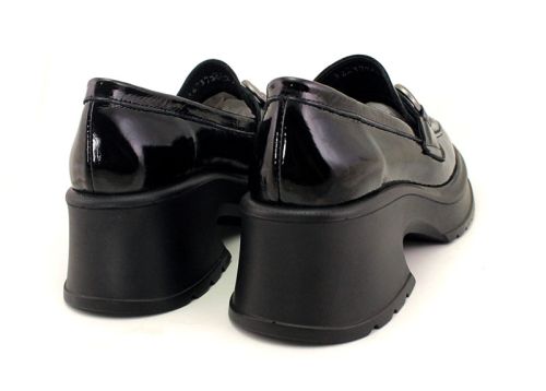 Pantofi casual de dama din piele naturala lacuita cu model "croco" in negru - Model Sabrina.