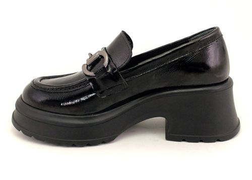 Pantofi casual de dama din piele naturala lacuita cu model "croco" in negru - Model Sabrina.