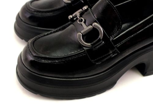 Pantofi casual de dama din piele naturala lacuita cu model "croco" in negru - Model Sabrina.