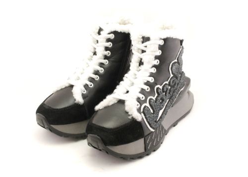 -Дамски спортни боти в черно - Модел Ванеса.