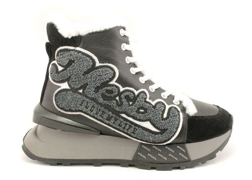 -Дамски спортни боти в черно - Модел Ванеса.