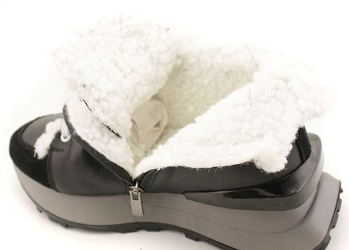 -Дамски спортни боти в черно - Модел Ванеса.