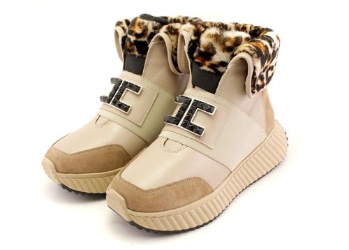 -Дамски спортни боти в тъмно бежово - Модел Карина.