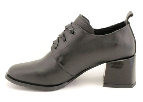 Дамски официални обувки в черно - Модел Камелия.