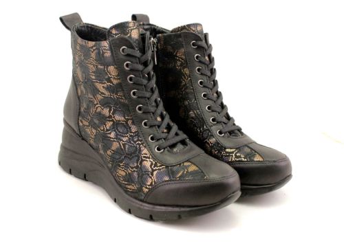 -Дамски ежедневни боти в черно и златисто - Модел Лилия.
