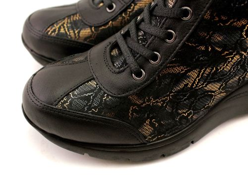 -Дамски ежедневни боти в черно и златисто - Модел Лилия.