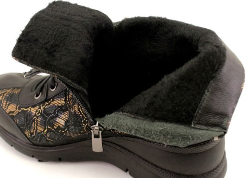 -Дамски ежедневни боти в черно и златисто - Модел Лилия.