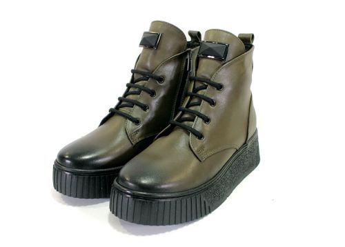 Дамски кларкове от естествена кожа в зелено - Модел Елън