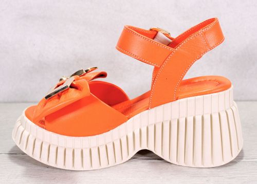 Дамски сандали на платформа от естествена кожа в оранжево - модел Кристин