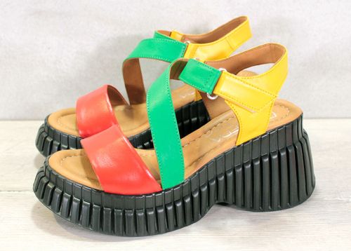 Дамски, цветни сандали на платформа от естествена кожа - модел Сиена