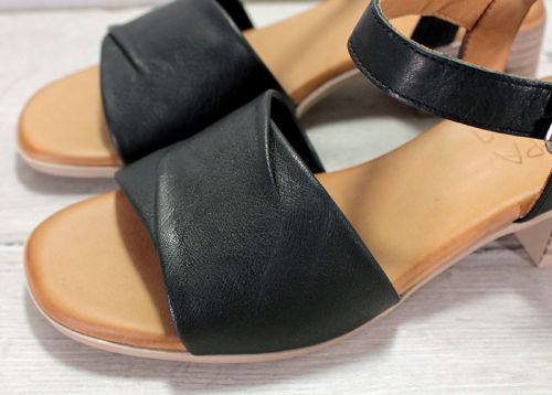 Sandale dama din piele naturala de culoare neagra - Model Alexa.