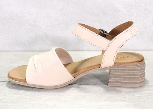 Дамски сандали от естествена кожа в бежово - Модел Алекса.