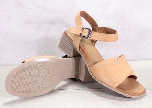 Дамски сандали от естествена кожа в бисквитен цвят - Модел Алекса.