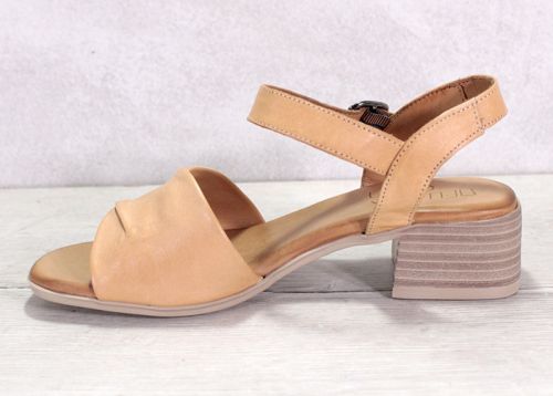 Дамски сандали от естествена кожа в бисквитен цвят - Модел Алекса.