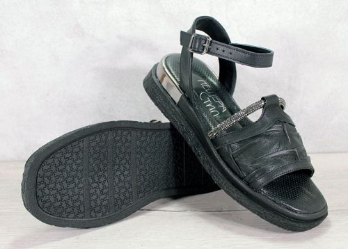 Дамски сандали от естествена кожа в черно - модел Анкона