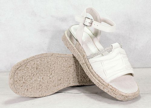 Дамски сандали от естествена кожа в светло бежово - модел Анкона