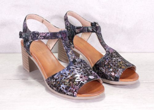 Дамски сандали на нисък ток от естествена кожа в черно - модел Джулия