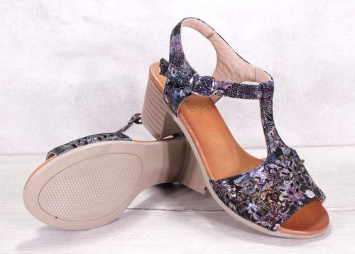 Дамски сандали на нисък ток от естествена кожа в черно - модел Джулия