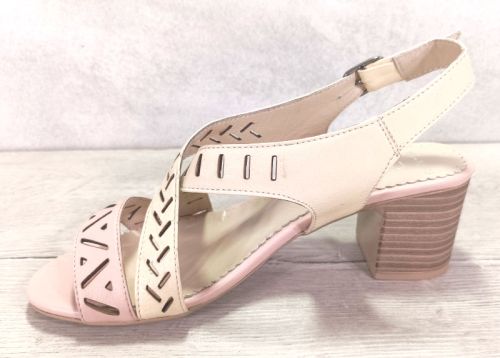 Дамски сандали на нисък ток от естествена кожа в бежово - модел Елба