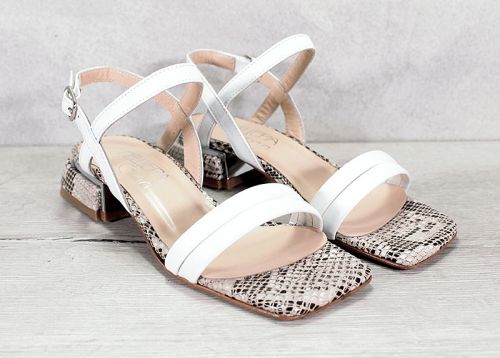 Дамски сандали на нисък ток от естествена кожа в бяло - модел Зоуи