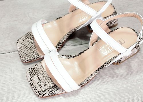 Дамски сандали на нисък ток от естествена кожа в бяло - модел Зоуи