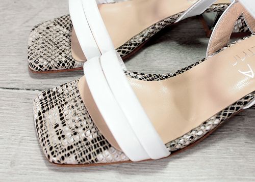 Дамски сандали на нисък ток от естествена кожа в бяло - модел Зоуи