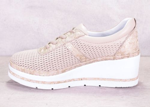 Дамски летни обувки на платформа от естествена кожа в бежово - Модел Изида