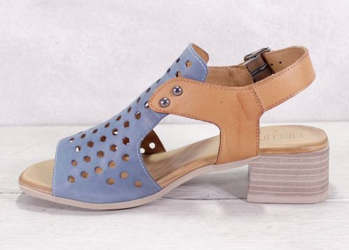 Дамски сандали на нисък ток от естествена кожа в дънково синьо и светло кафяво - Модел Карина.