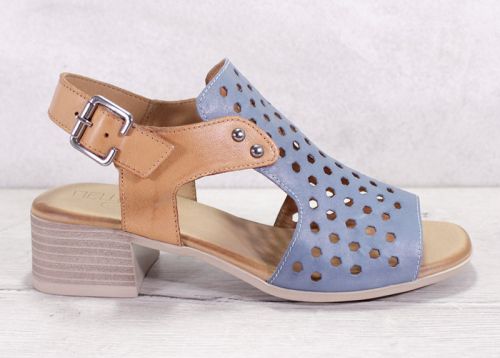 Дамски сандали на нисък ток от естествена кожа в дънково синьо и светло кафяво - Модел Карина.