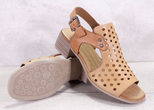 Дамски сандали на нисък ток в бисквитен и светло кафяв цвят - Модел Карина.