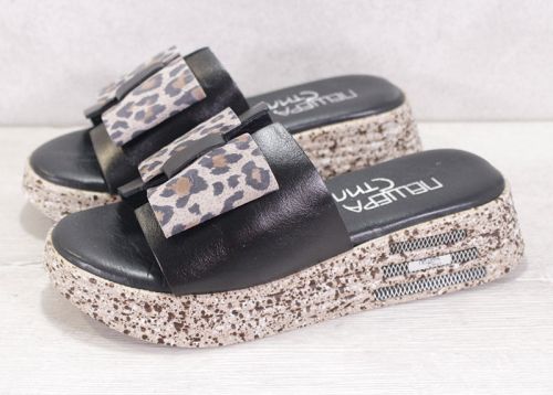 Дамски чехли от естествена кожа в черно и леопардов принт - Модел Лина