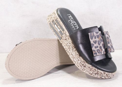 Дамски чехли от естествена кожа в черно и леопардов принт - Модел Лина