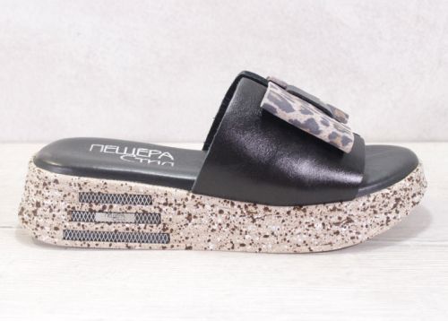 Дамски чехли от естествена кожа в черно и леопардов принт - Модел Лина