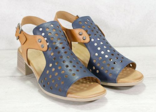 Дамски сандали на нисък ток в тъмно син и светло кафяв цвят - Модел Карина.