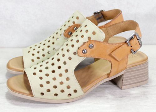 Дамски сандали на нисък ток в резедаво зелен и светло кафяв цвят - Модел Карина.