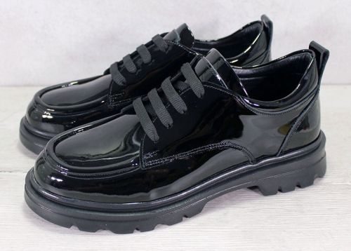 Chic Urbain Diana - Дамски модни мокасини от черен лак - Модел Диана