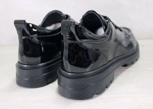 Chic Urbain Diana - Дамски модни мокасини от черен лак - Модел Диана