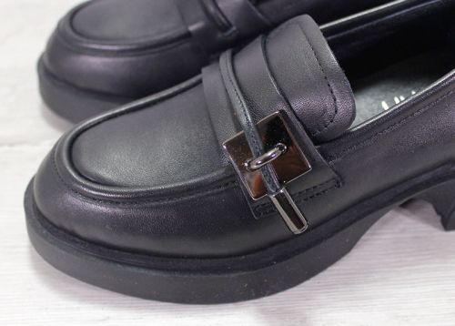Дамски лоуфъри от естествена кожа в черно - модел Classic Edge Loafer