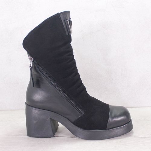 Дамски боти от естествен набук в черно - Модел Нефертити.